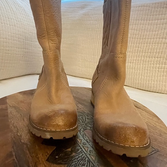 Timberland Women’s Earthkeepers Apley Mid Waterproof Boots. US 7 EUR 38 - Picture 3 of 9